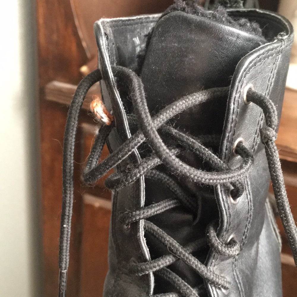 Vintage St. John’s Bay black ankle booties! - Picture 6 of 15